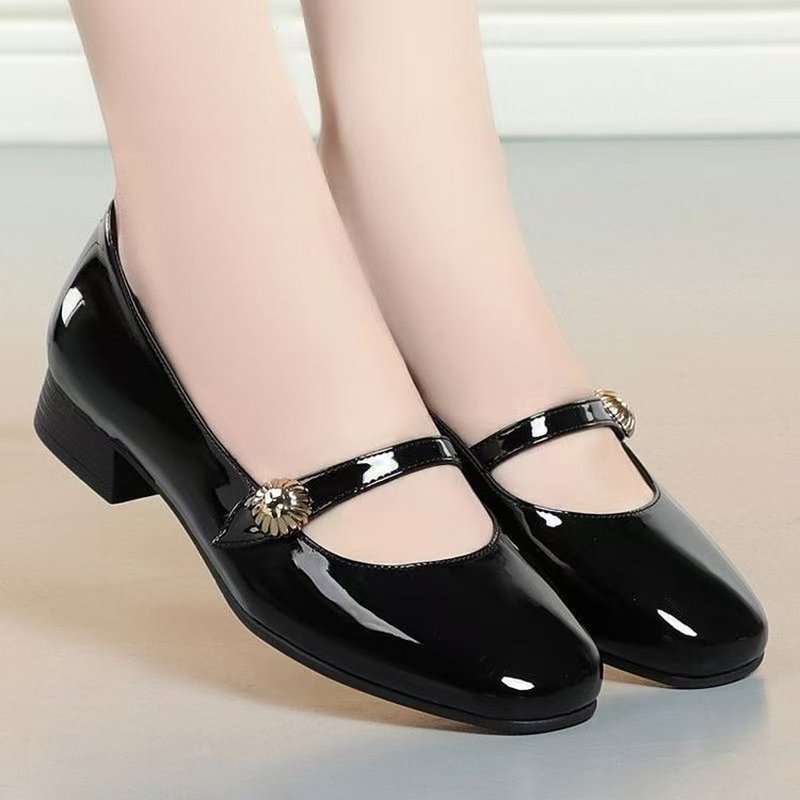 Womens Heels - Klasyczne buty typu Mary Jane dla